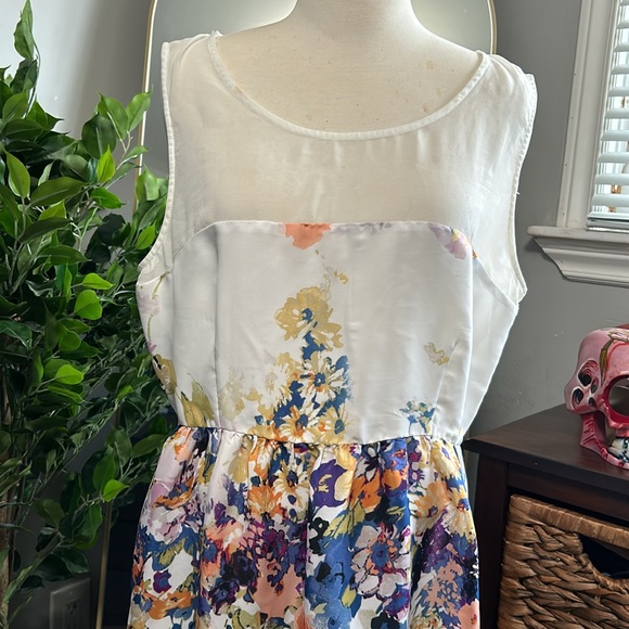 Zara Combined Crepe Dress With Flowers - Picture 4 of 10